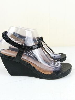 Women's Black Wedge Thong Sandals Size 8.5 Faux Leather Cork Footbed
